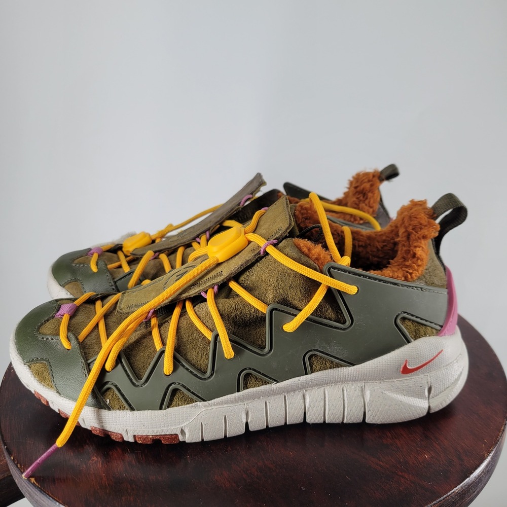 Nike Free Crater Trail Boot N7 DX5946- 300 Olive Flax Shoes Men Size 6.5 FLAW - Picture 2 of 10